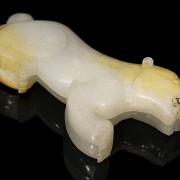 Amuleto de tigre de jade blanco, dinastía Han occidental