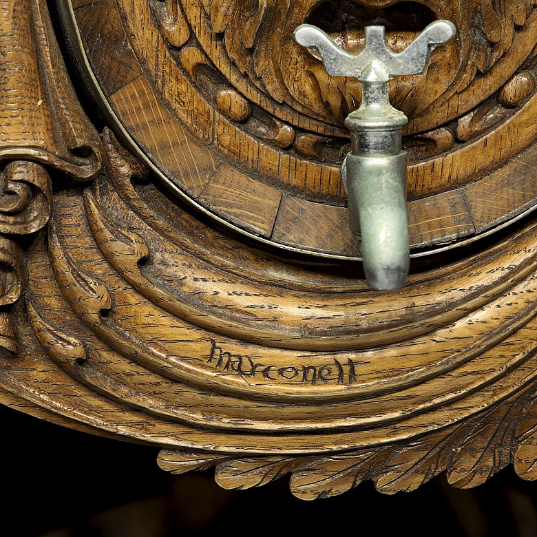 Marconell carvings. Low pineapple with three carved barrels, 20th century.