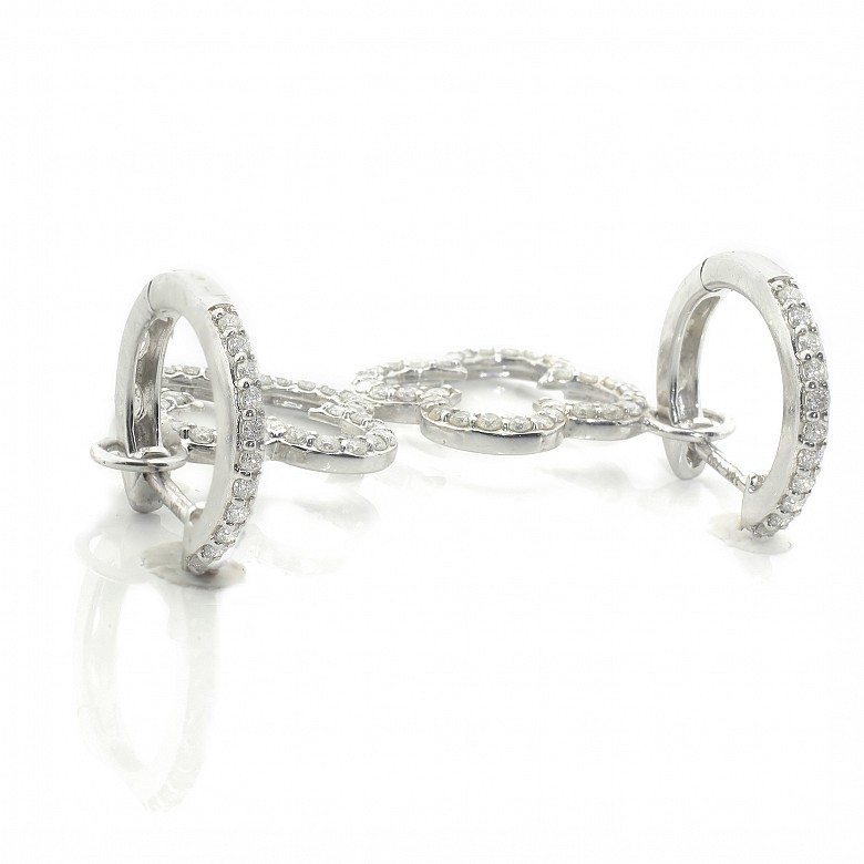 Earrings in 18k white gold and diamonds