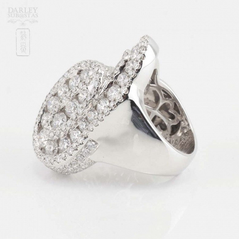 Fantastic white gold and diamond ring 6.35cts