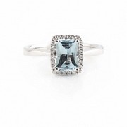 18k white gold ring with diamonds and aquamarine