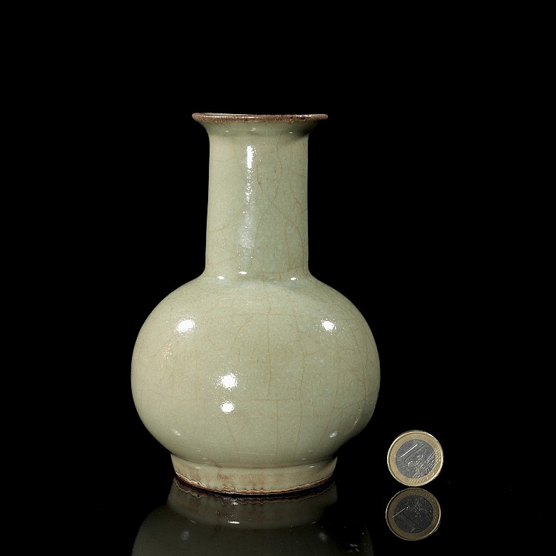 Glazed ceramic vase, Five Dynasties