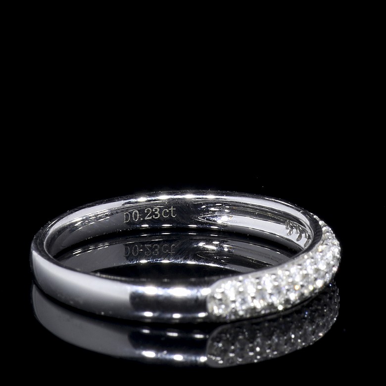 18 kt white gold and diamond half wedding ring