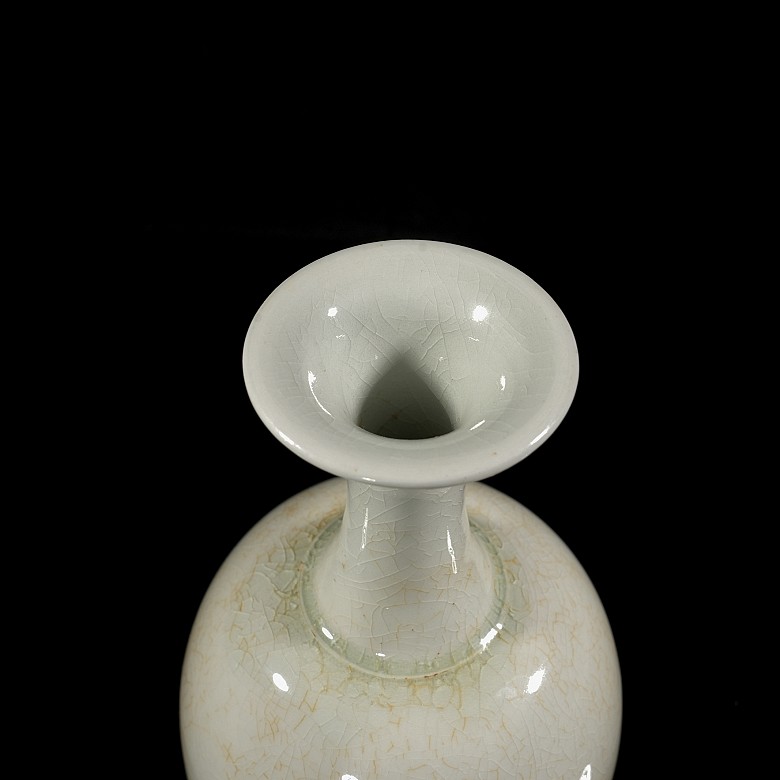 Glazed porcelain vase, Qing dynasty