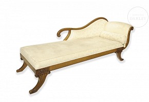 Victorian style chaise longue