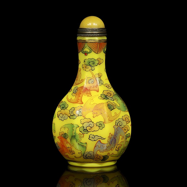 Glazed glass snuff bottle “Bats”, 20th century