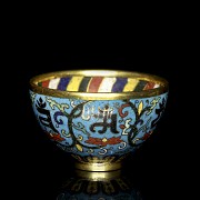 Small gilt-bronze bowl with cloisonné enamel, with Qianlong seal