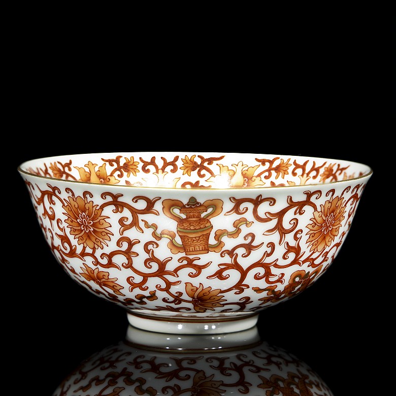 A chinese iron-red bowl, Daoguang marked