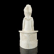 Glazed ceramic ‘Guanyin’ figurine, Song style