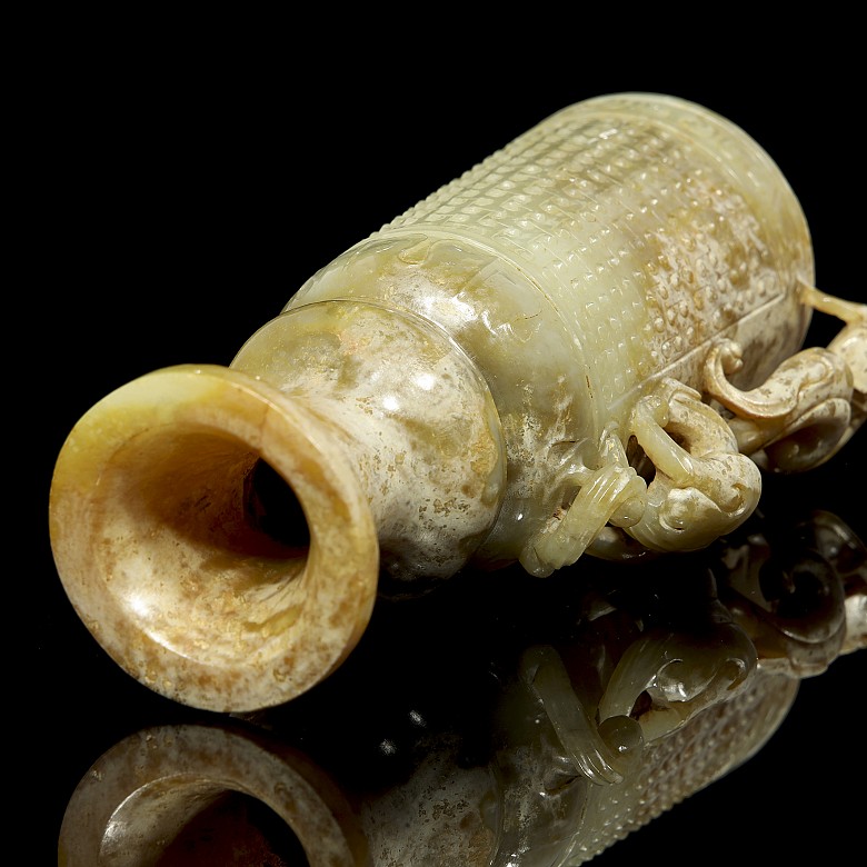 Carved jade cup with foot “Dragon”, Western Han dynasty