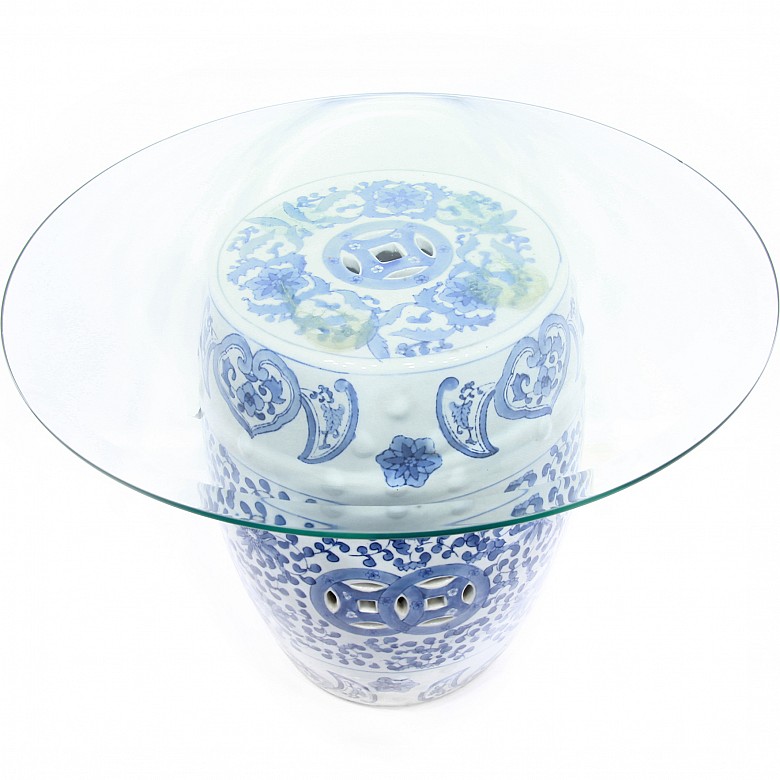 Table with Chinese porcelain foot and glass top, 20th century