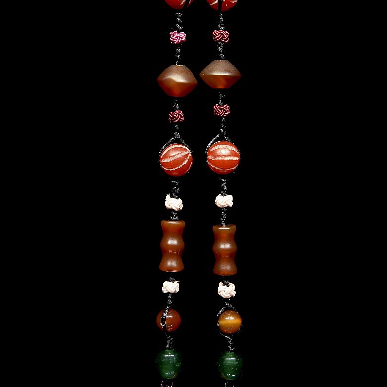 Necklace of colourful agate and glass beads, Qing dynasty - 1