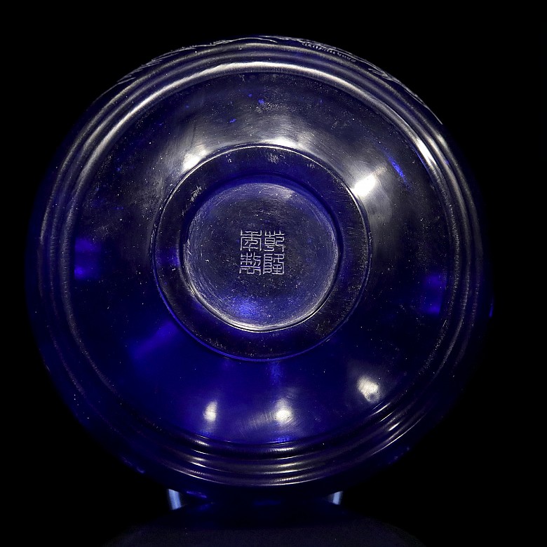 Jarrón de cristal azul, dinastía Qing, Qianlong