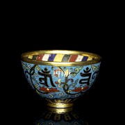 Small gilt-bronze bowl with cloisonné enamel, with Qianlong seal