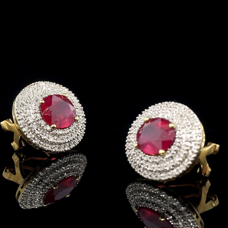 Yellow gold earrings with rubies and diamonds