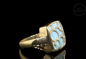 Yellow gold ring with turquoise