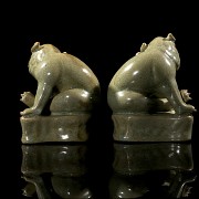 Pair of glazed ceramic ‘Lions’ figures, Qing dynasty