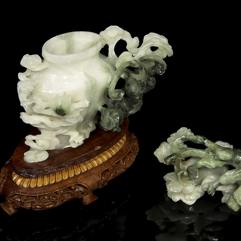 Chinese jade vase with lid and wood pedestal, 20th century