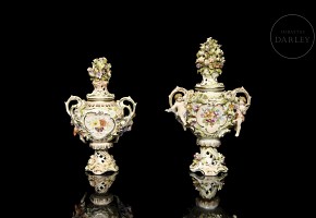 German porcelain ‘Pair of bonbonnieres’, 20th century