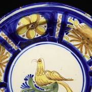 Two Manises ceramic plates, 20th century