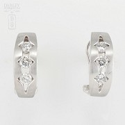 Earrings in 18k white gold and diamonds