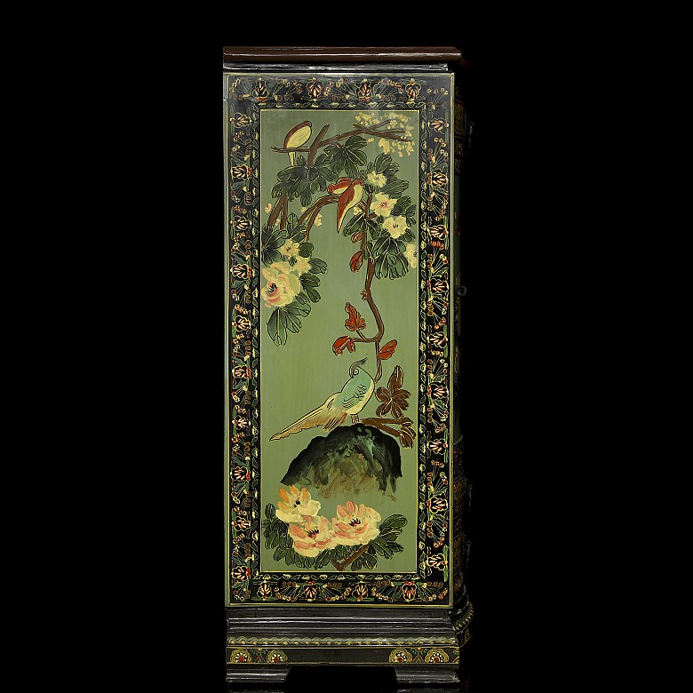 Asian lacquered wooden commode chest of drawers, 20th century