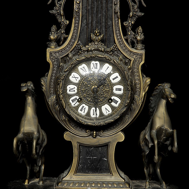 Bronze and marble clock with garnish, 20th century