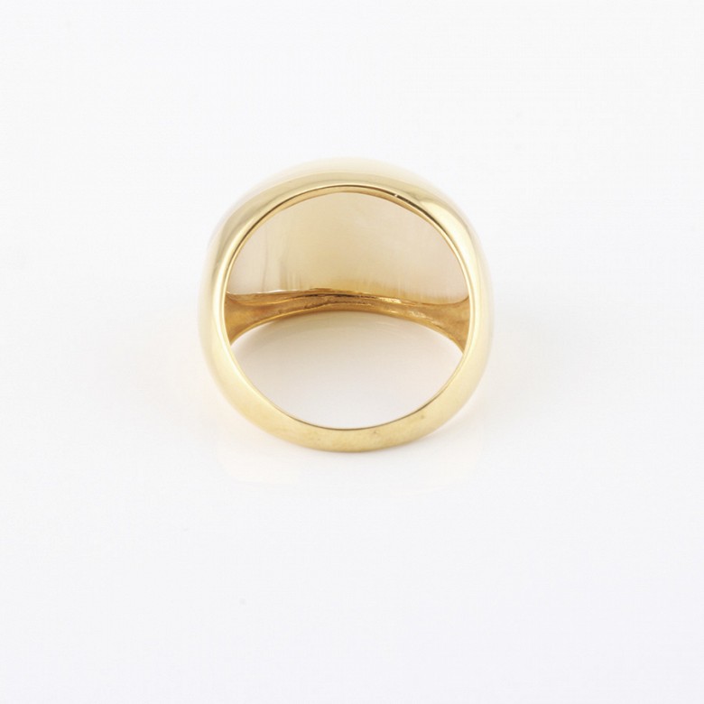 ring Natural mother of pearl  in 18k yellow gold