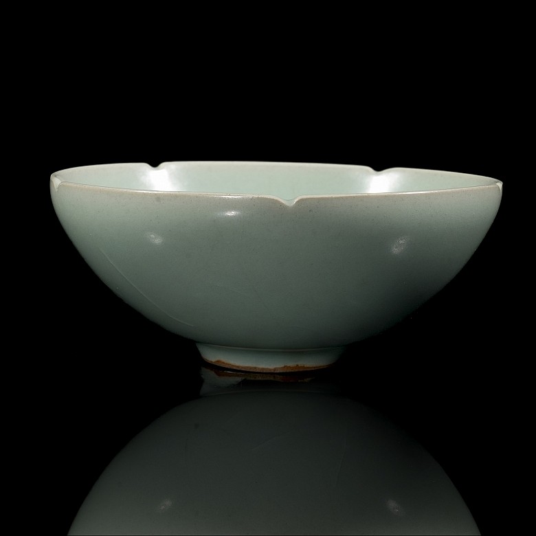 Celadon porcelain bowl, Southern Song Dynasty