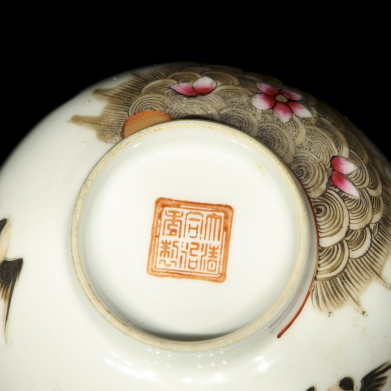 Pair of porcelain bowls “Swallows”, with Qing dynasty seal