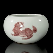 Ceramic-glazed ‘Dragon’ brush container, Qing dynasty