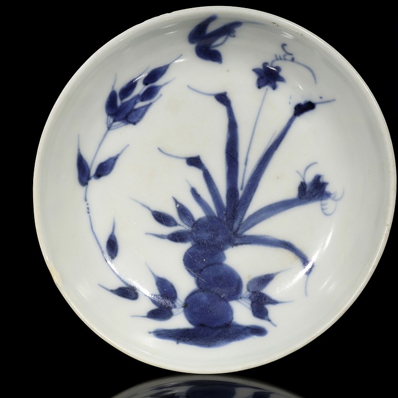 Pair of small porcelain plates, 20th century