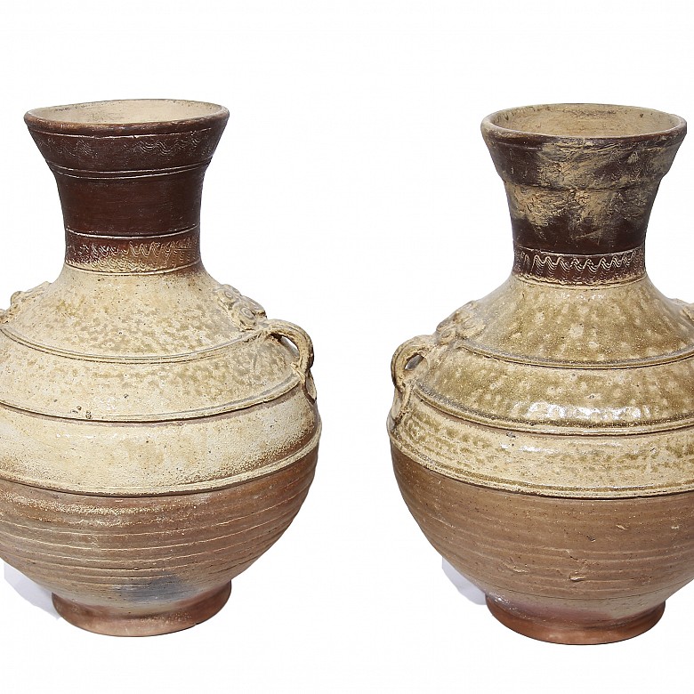 Pair of ceramic vases, Han dynasty (206 BC - 220 AD)