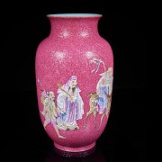 Pink glazed porcelain vase “Characters”, Minguo