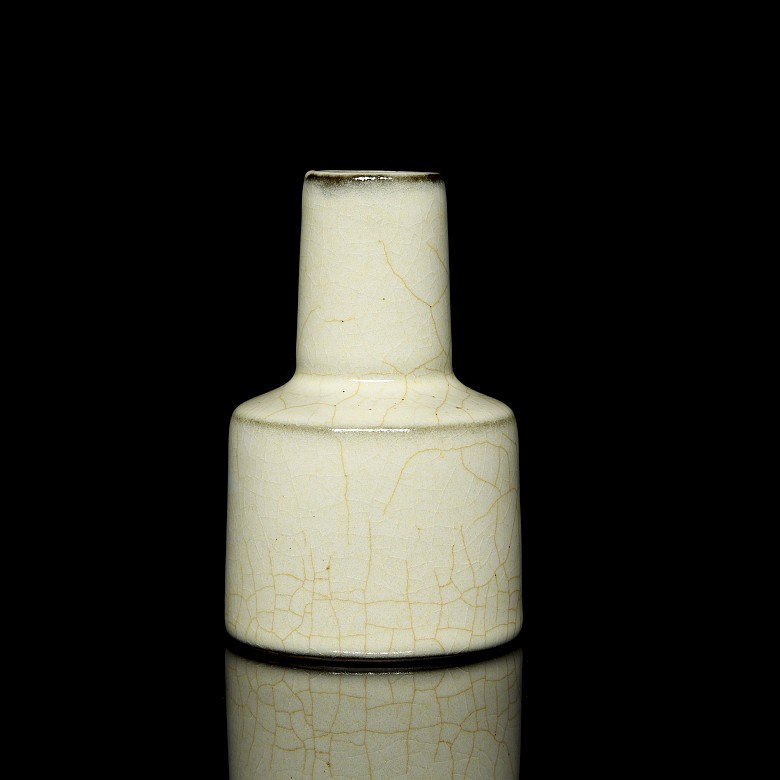 Glazed ceramic vase, Song style