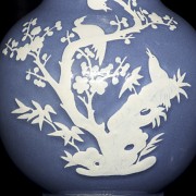 Pair of ‘Birds on Branch’ vases, Qing dynasty