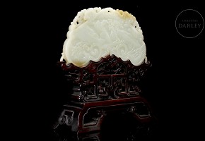 White jade panel with pedestal, Qing dynasty