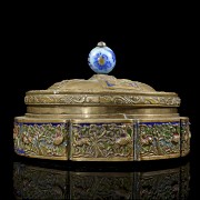 Bronze and enamel ‘Heron and Deer’ box, Qing dynasty