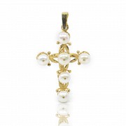 18k yellow gold cross adorned with six pearls