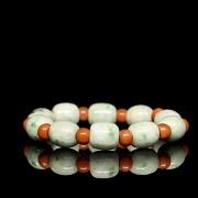 Jadeite and coloured bead bracelet, Qing dynasty