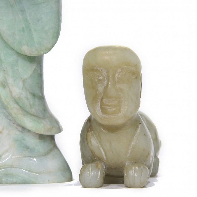 Lot of two jade figurines, 20th century