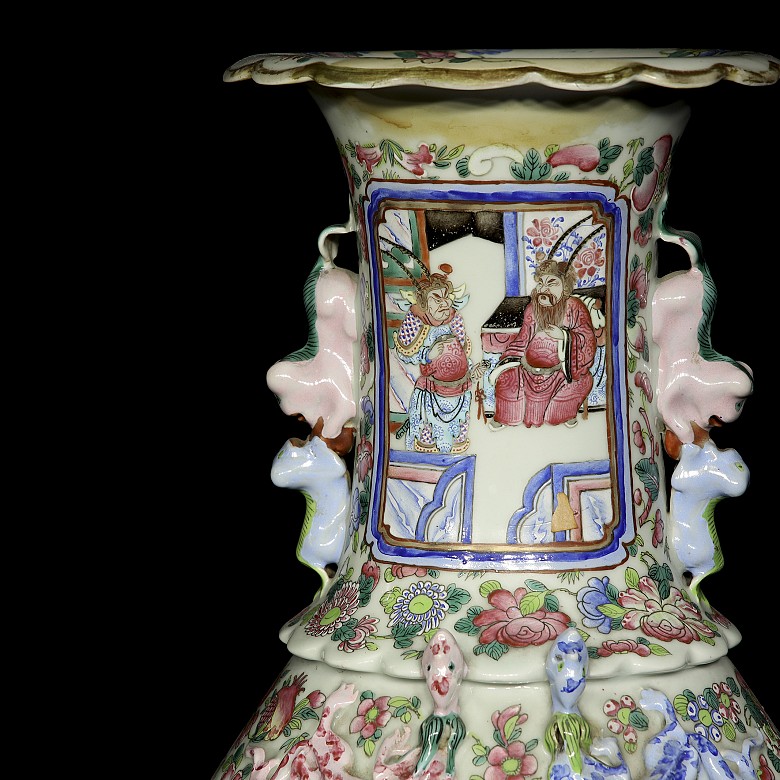 Pair of enamelled vases famille rose “Palace scenes”, Qing dynasty