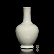 Porcelain glazed vase, with Jiaqing seal