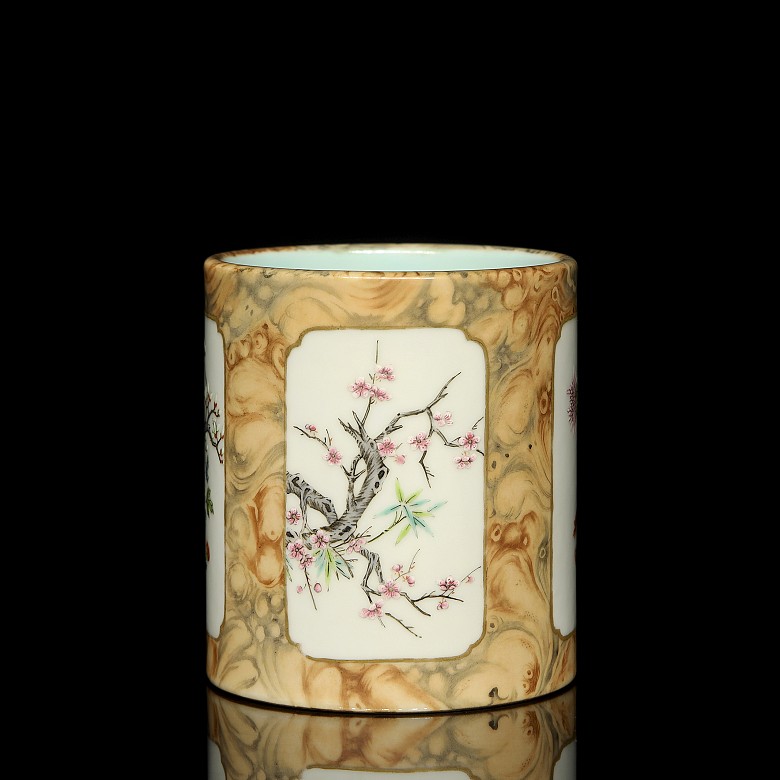 Porcelain Brush Pot ‘Flowers’, with Qianlong Seal