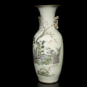 Porcelain vase ‘Ladies in the garden’, 19th century