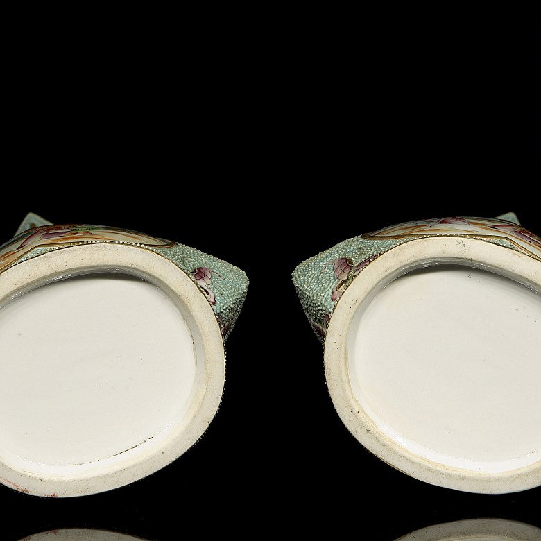 Pair of enameled vases, Qing dynasty