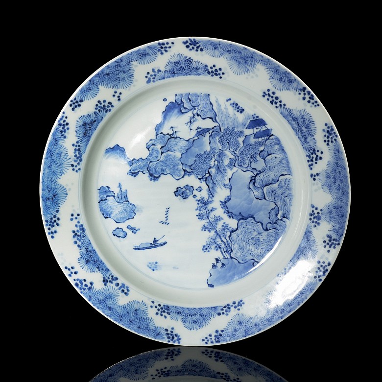 Porcelain-glazed ‘Landscape’ enamel dish, Qing dynasty