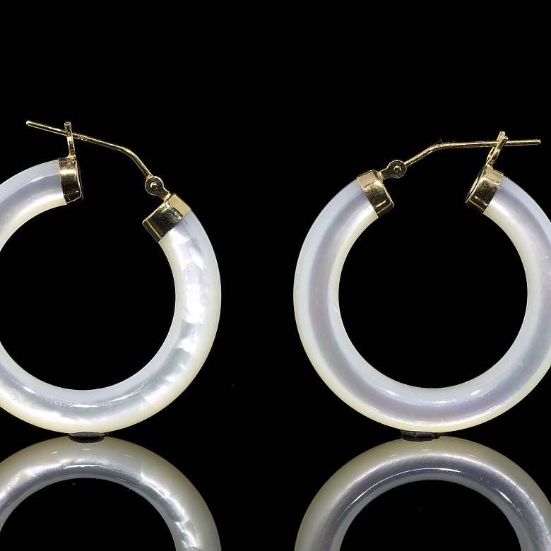 Pair of yellow gold and mother-of-pearl earrings