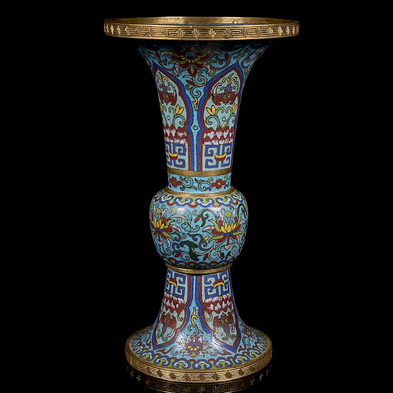 Cloisonné “Gū” vase, Qing dynasty