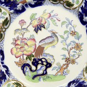 Mason's England Pottery, pair of hand-painted “Chinoiserie” plates, 19th century - 2